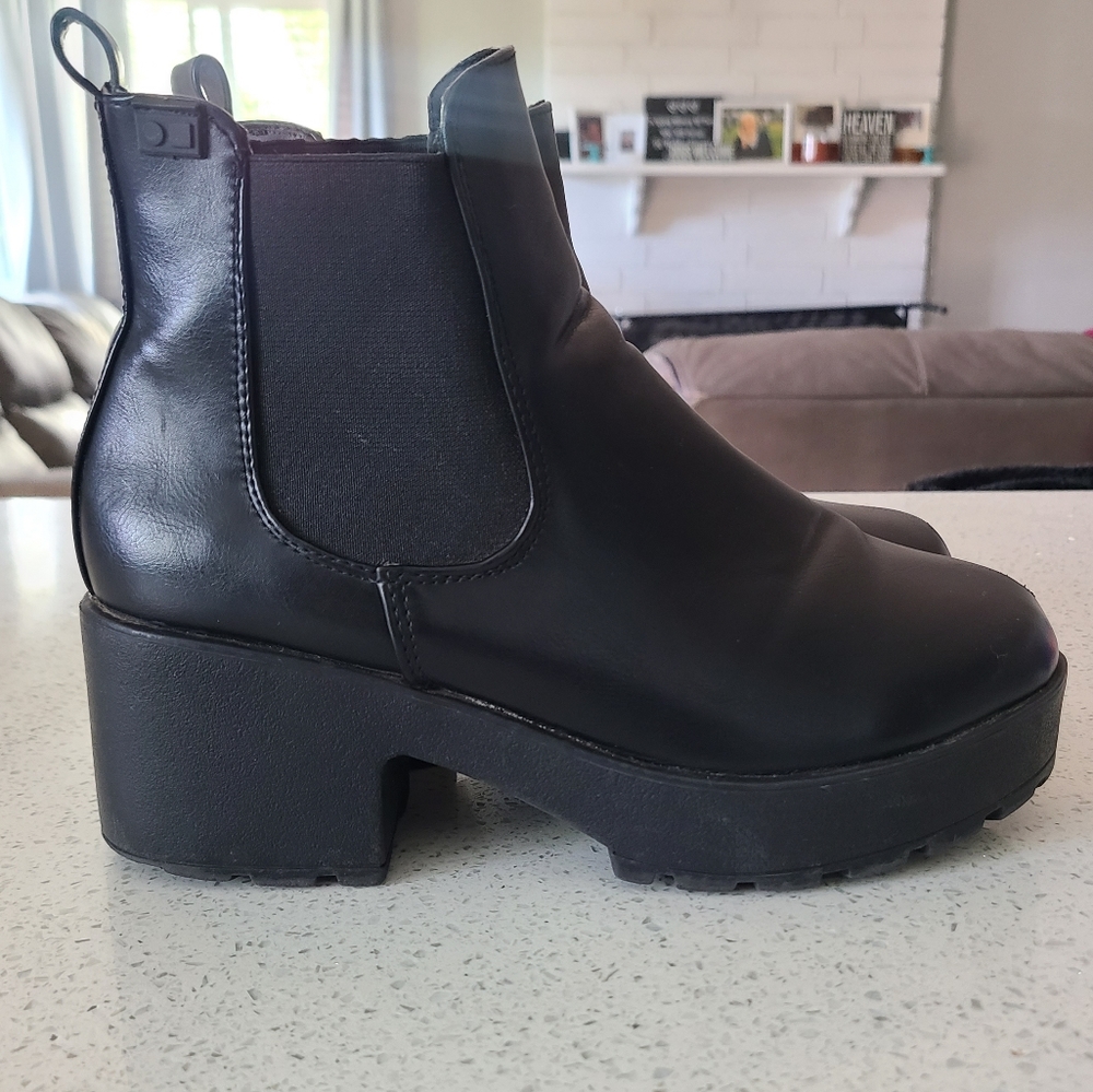 Women's Chelsea Style Chunky Black Boots-Size 9